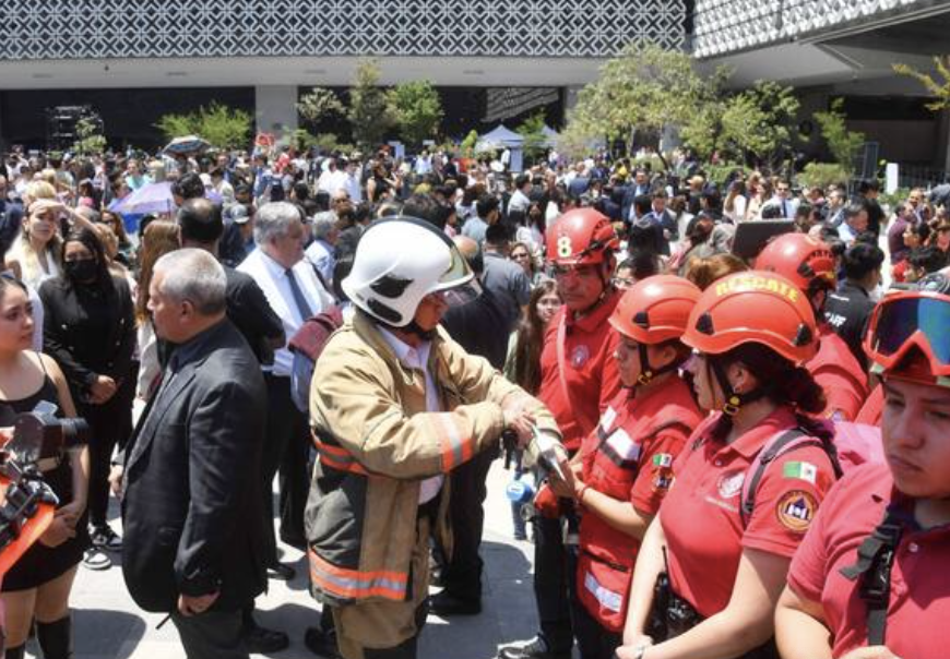 DIPUTADOS PARTICIPAN EN EL PRIMER SIMULACRO NACIONAL; MOVILIZÓ A CINCO MIL PERSONAS EN MENOS DE 5 MINUTOS